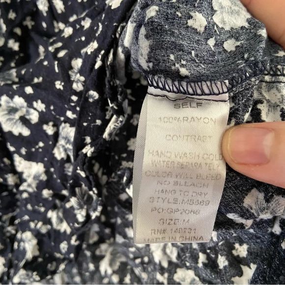 Navy Floral Long Sleeve Patterned Blouse Lightweight Size Medium Style M5569 Top - Picture 7 of 10